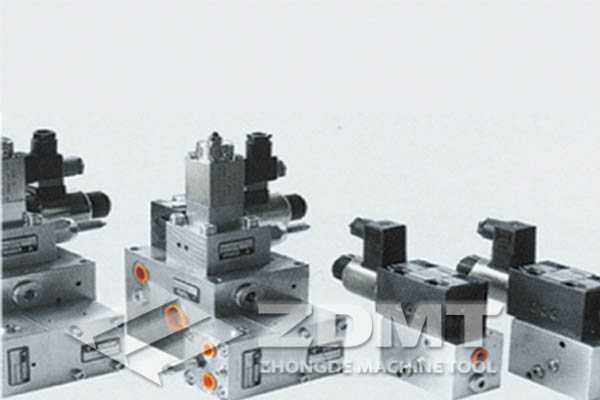 液壓系統(tǒng).jpg 液壓系統(tǒng).jpg