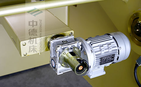 ZDS-450后檔料減速電機，質(zhì)量好，模擬運算定位速度快.jpg