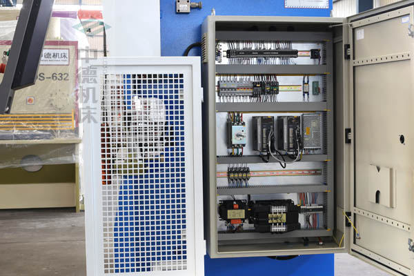 ZDPK-4015采用法國進口施耐德元氣件，抗干擾，穩(wěn)定耐用壽命長.jpg